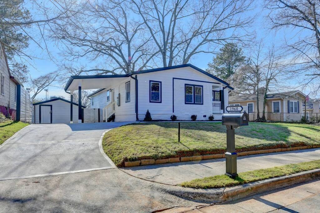 Modern Home At Colonial College Park Atlanta Buitenkant foto